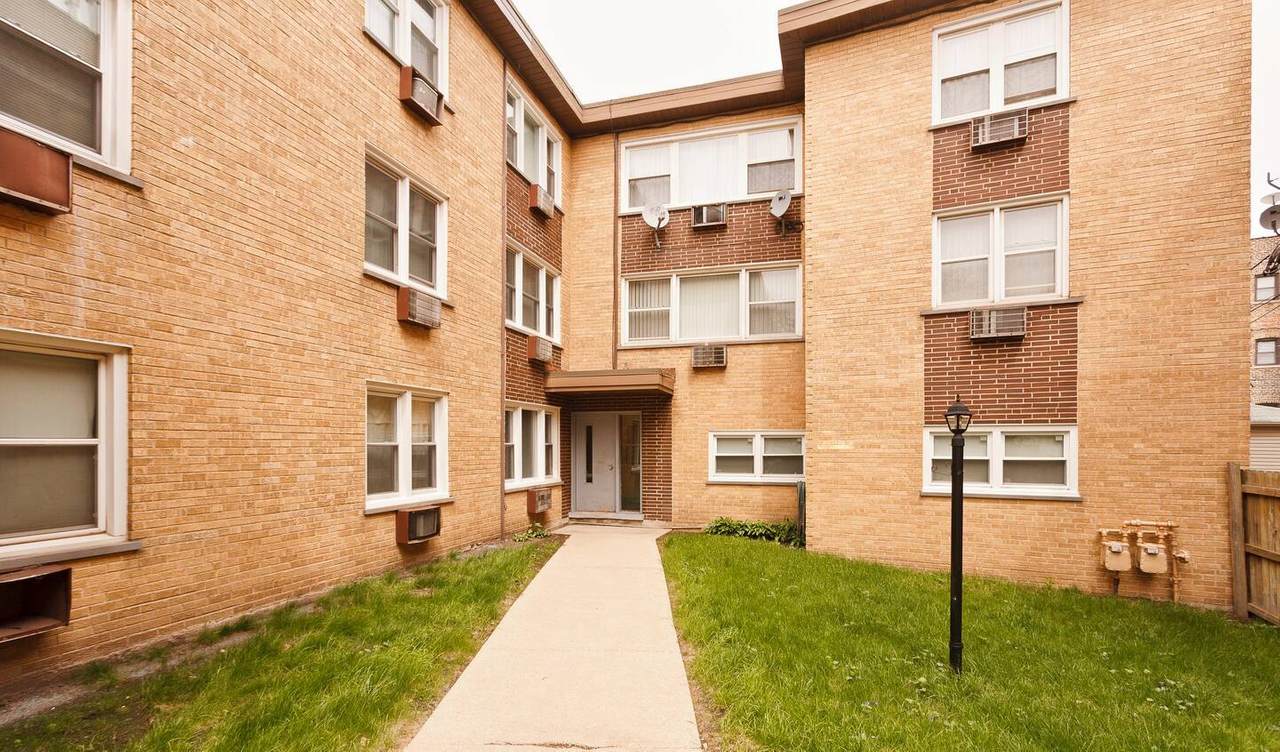 2060 Chase Avenue - Photo 1