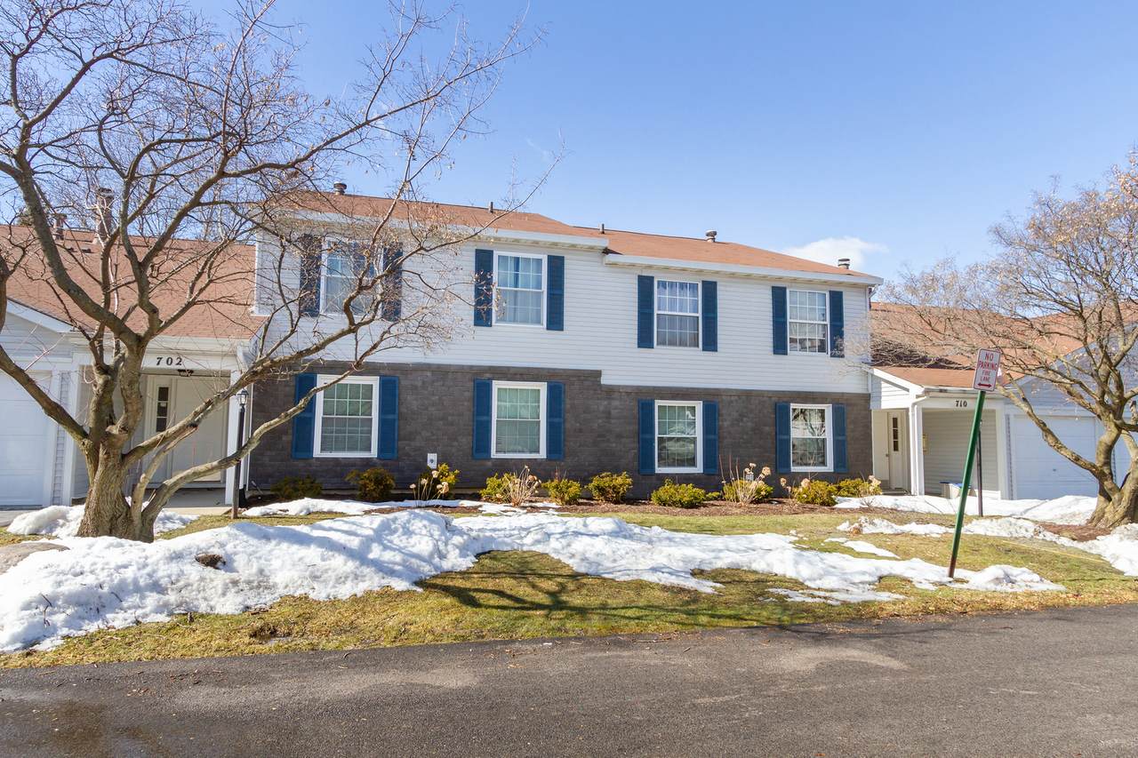 702 Crescent Court - Photo 1