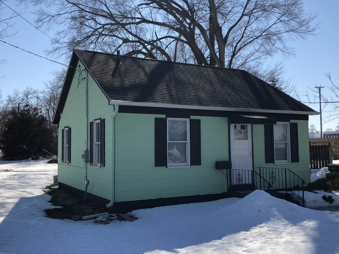 404 Jefferson Street - Photo 1