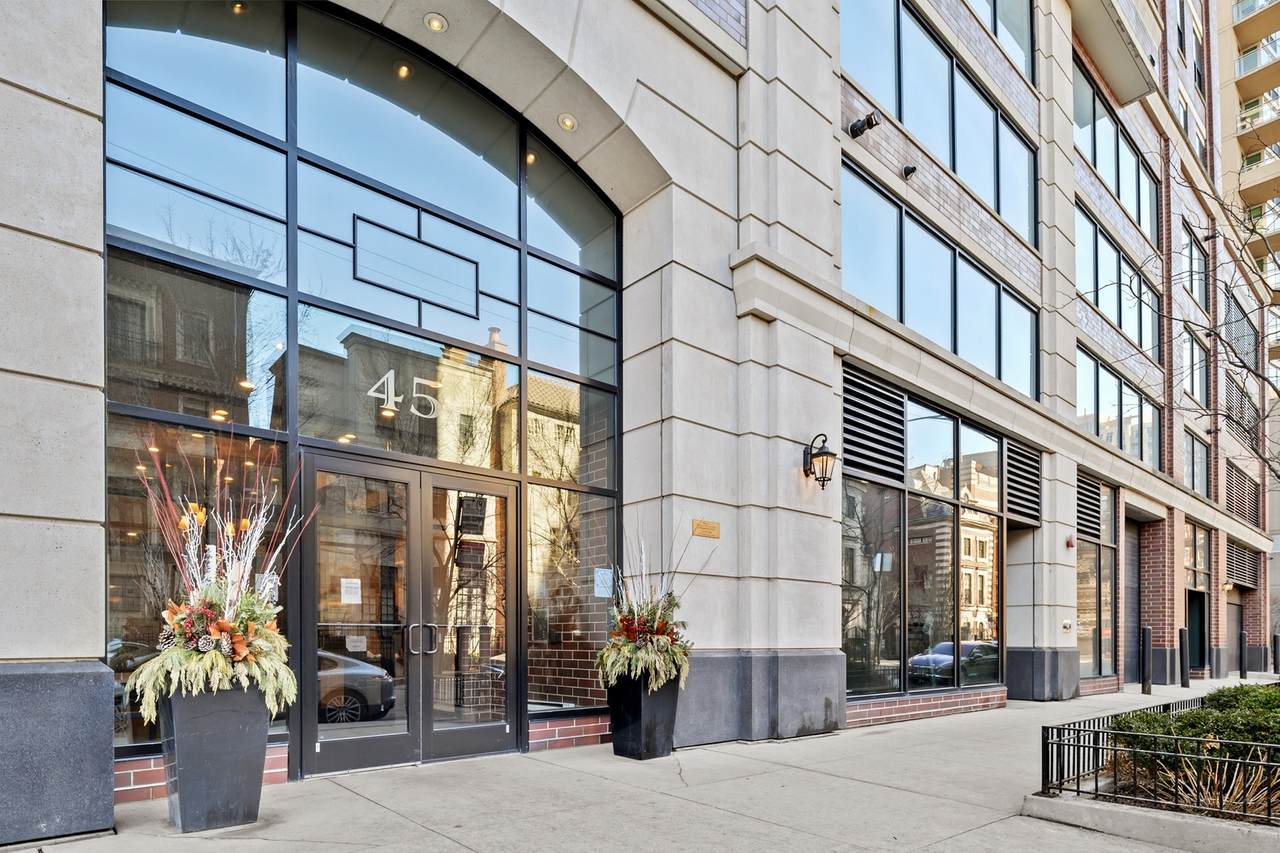 451 Huron Street - Photo 1
