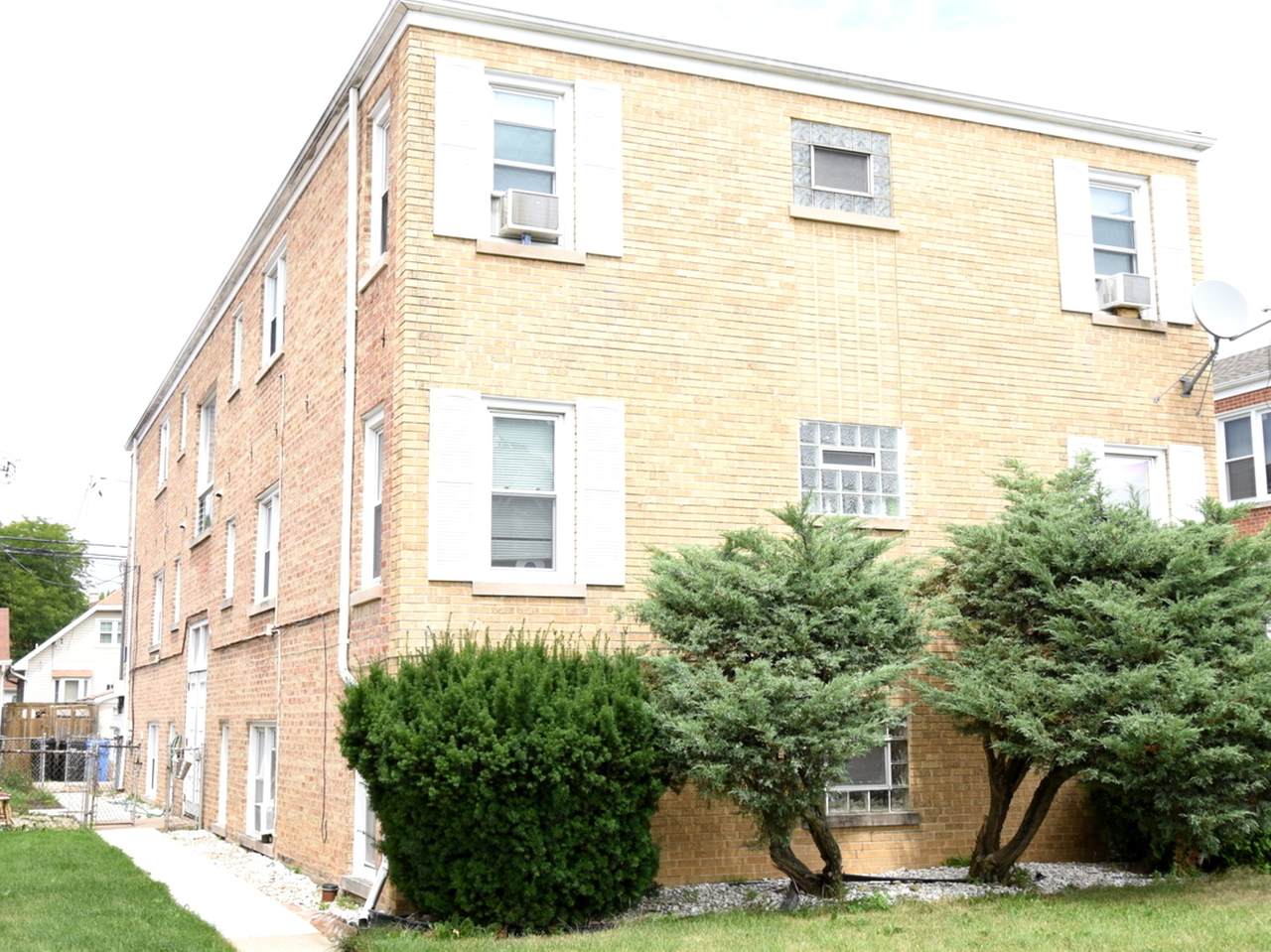5859 Elston Avenue - Photo 1