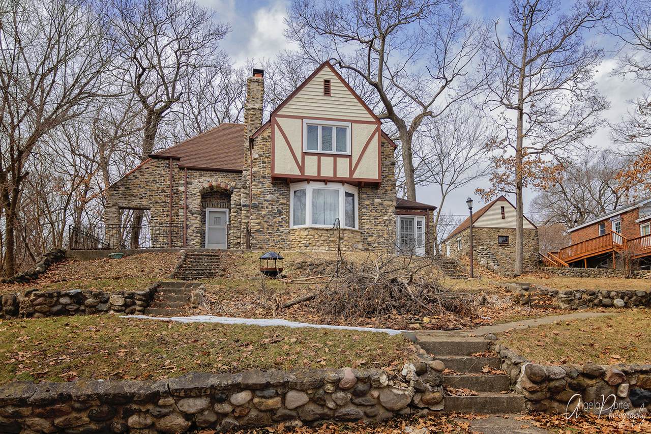 5525 Lake Shore Drive - Photo 1
