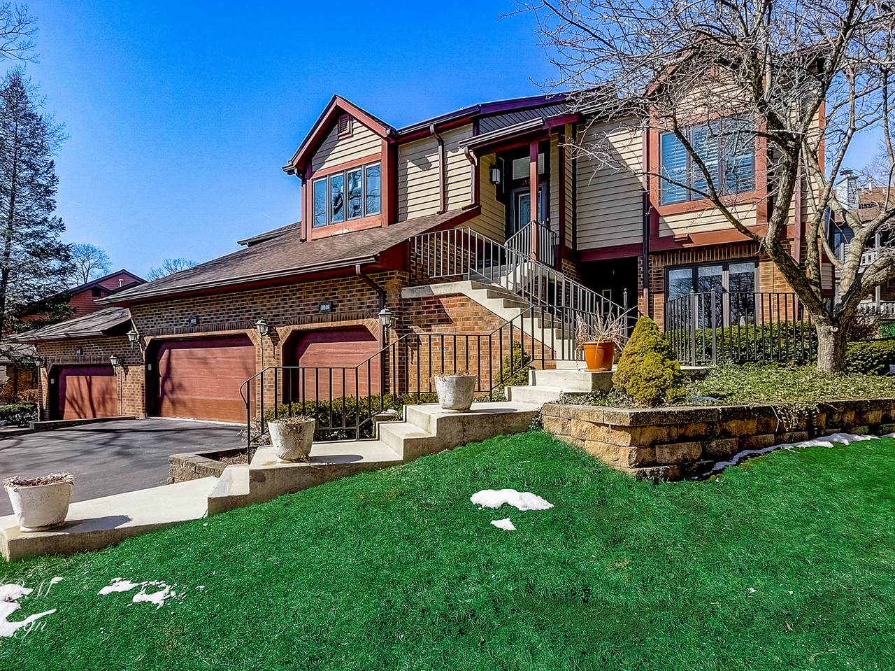 1048 Braemoor Drive - Photo 1