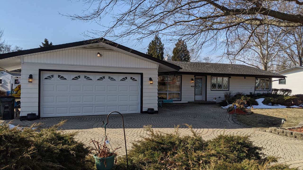 403 Waverly Road - Photo 1