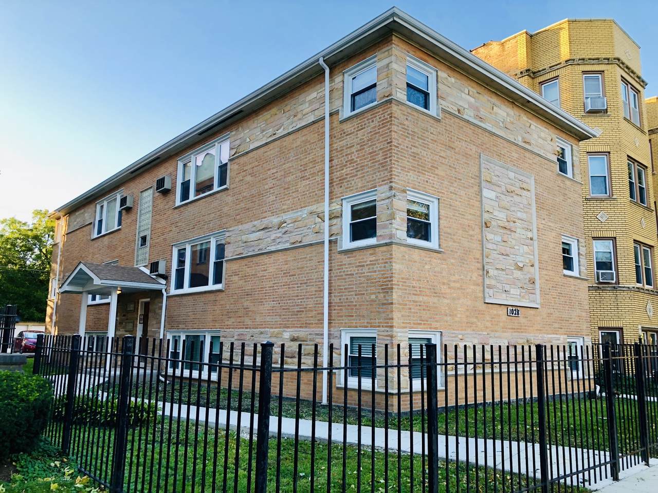 1028 Austin Boulevard - Photo 1