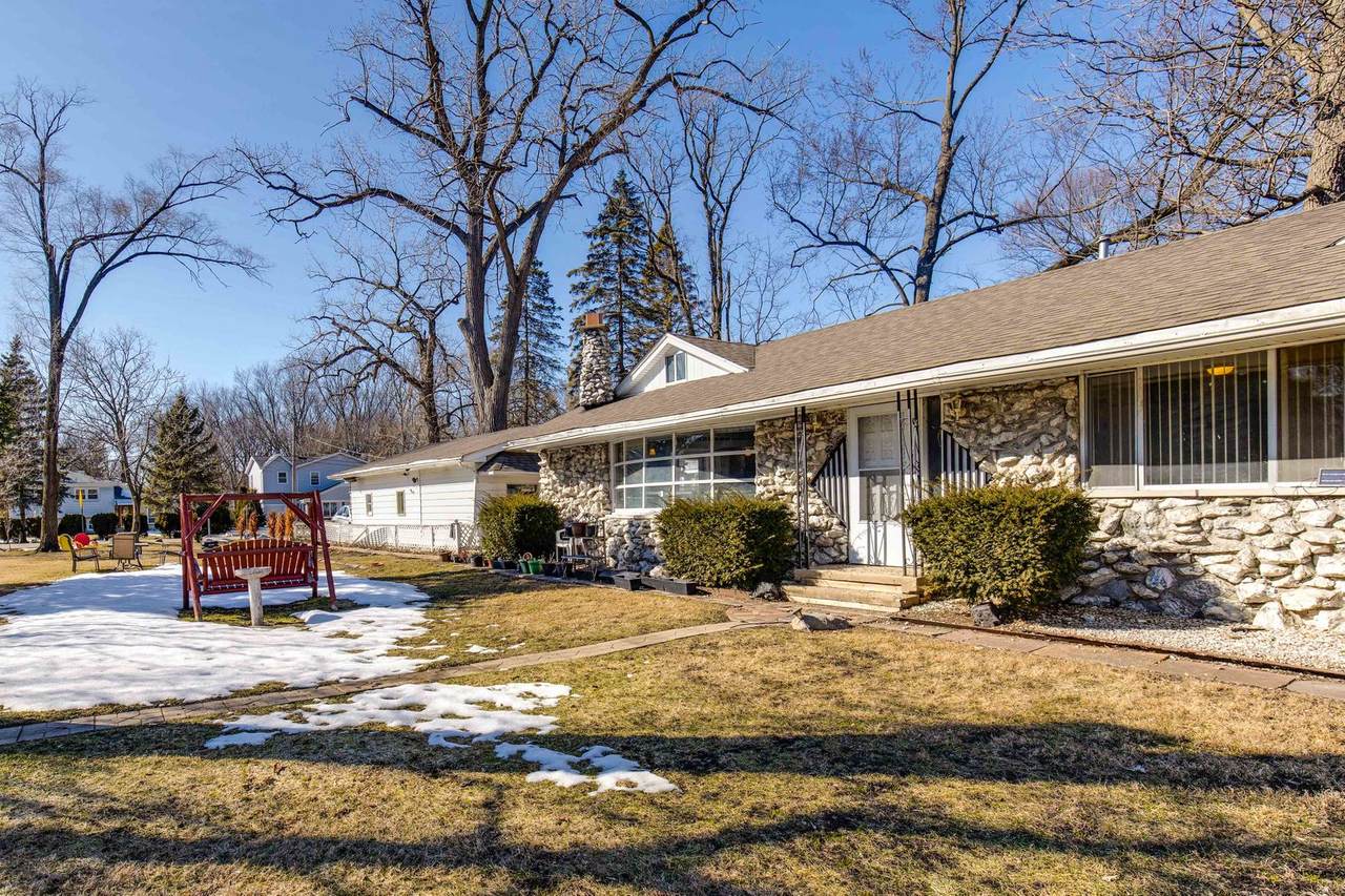 485 Lyman Avenue - Photo 1
