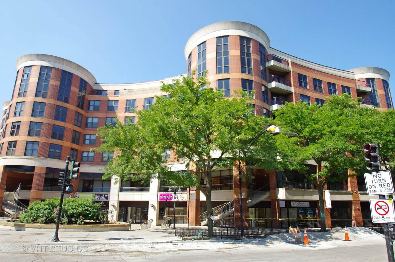 350 Belden Avenue - Photo 1