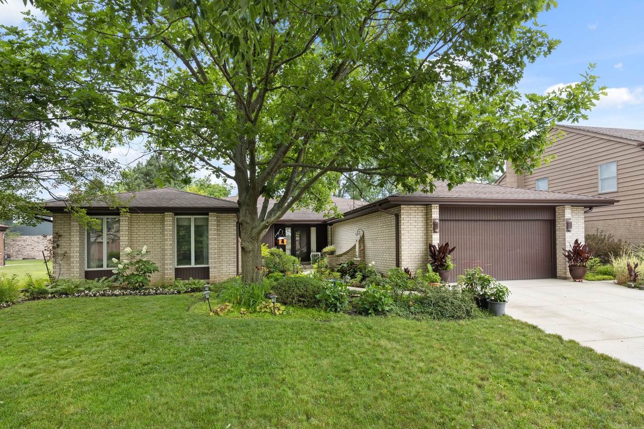 335 Oak Knoll Terrace - Photo 1