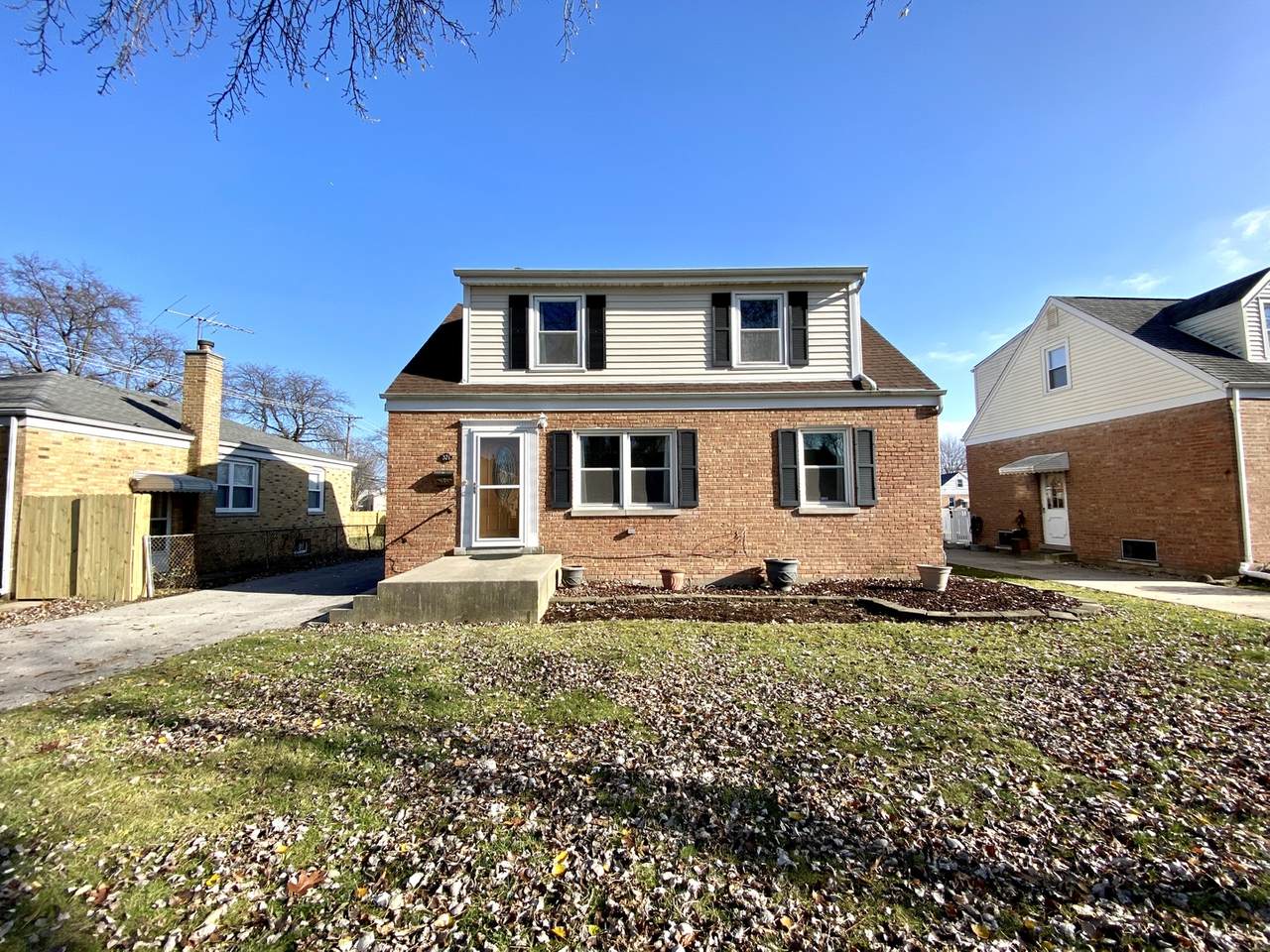 521 Maple Street - Photo 1