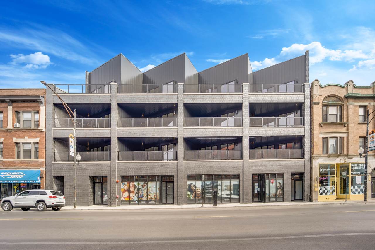 2939 Clark Street - Photo 1