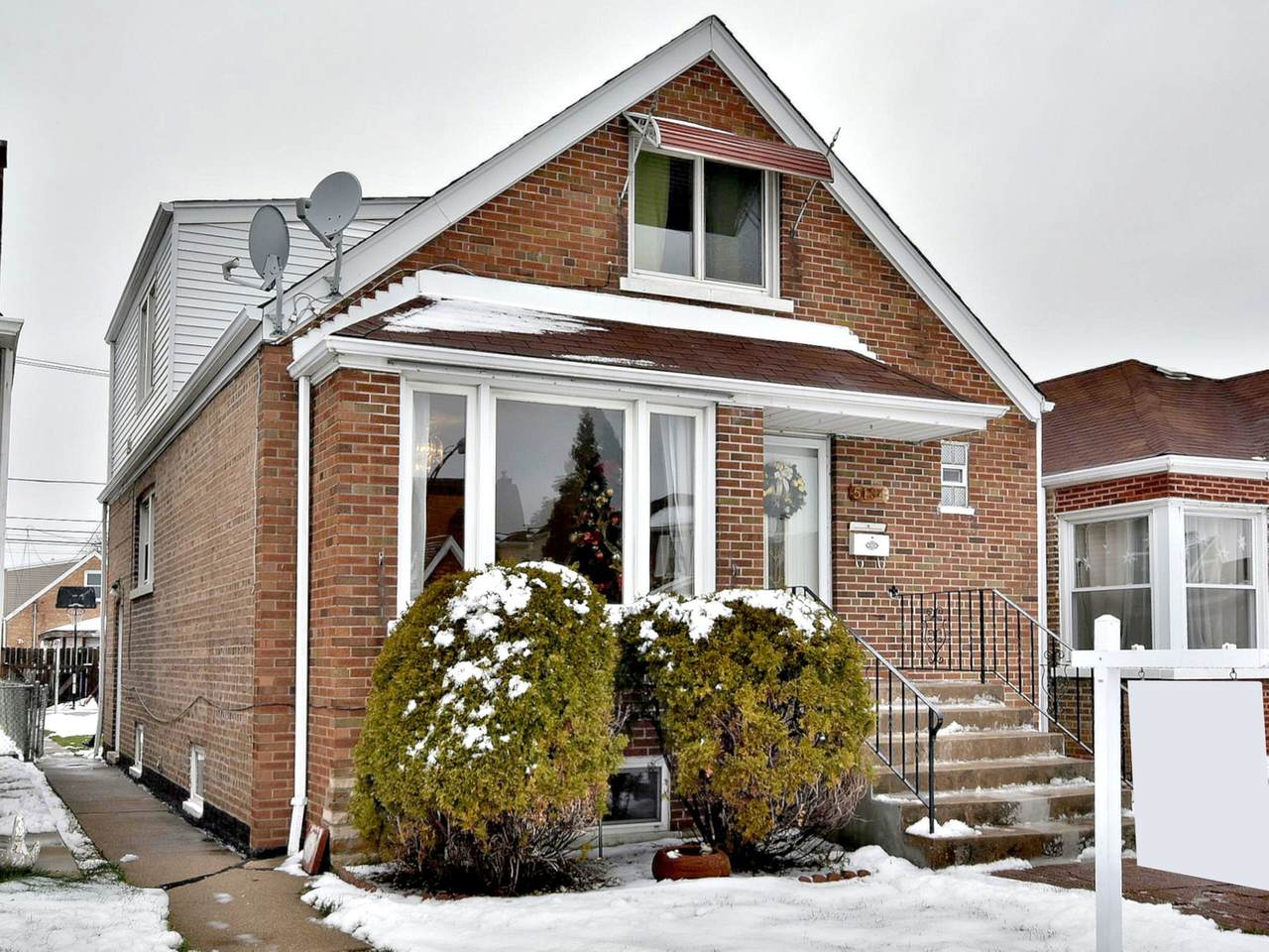5134 Lamon Avenue - Photo 1