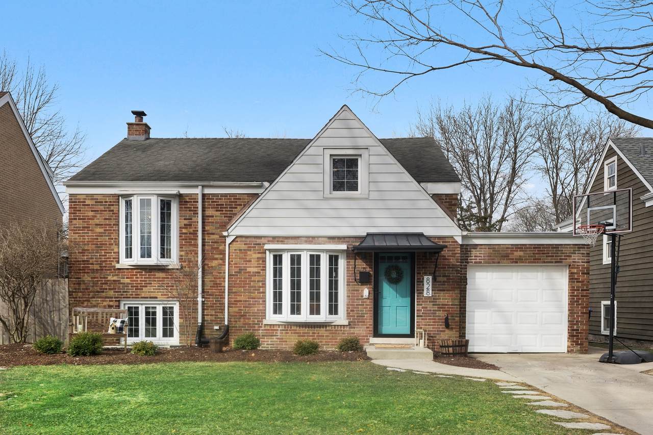 828 Forest Road - Photo 1