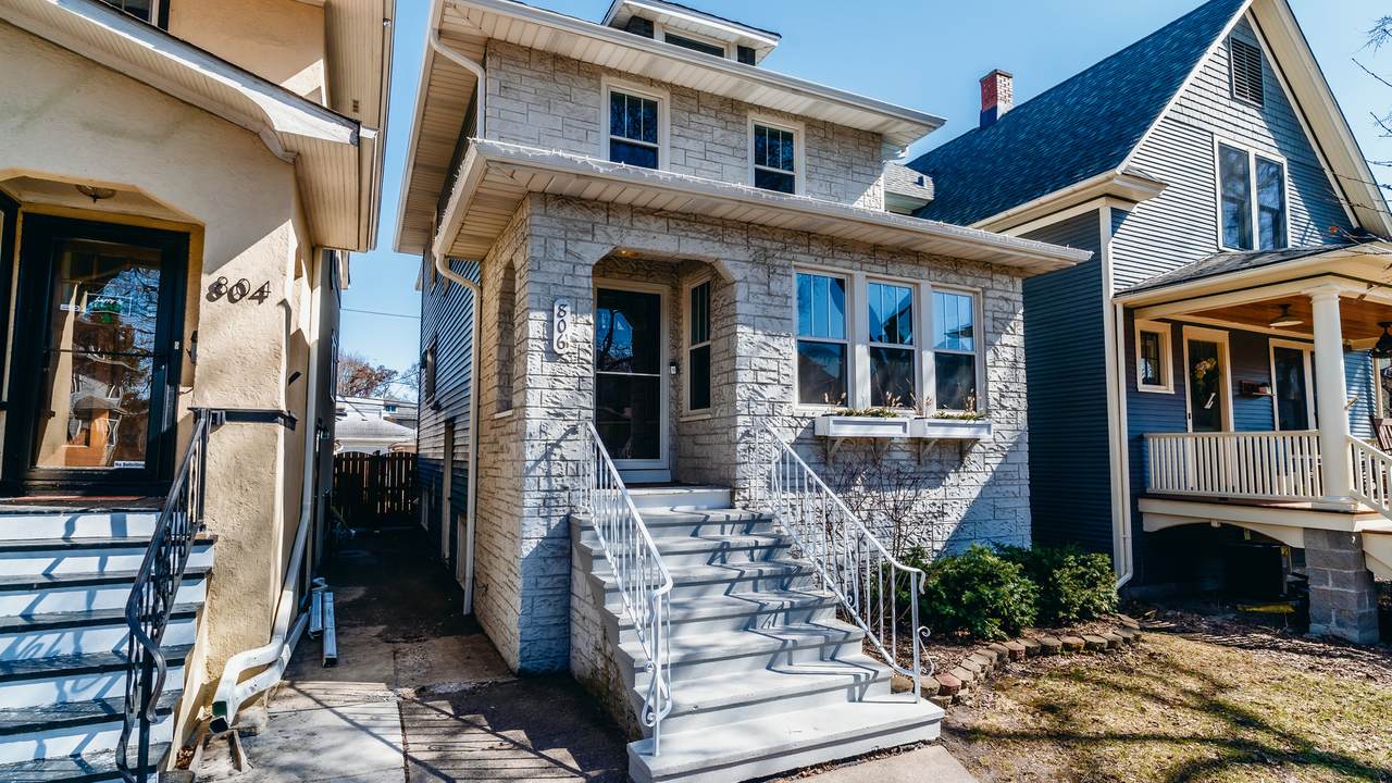 806 Scoville Avenue - Photo 1