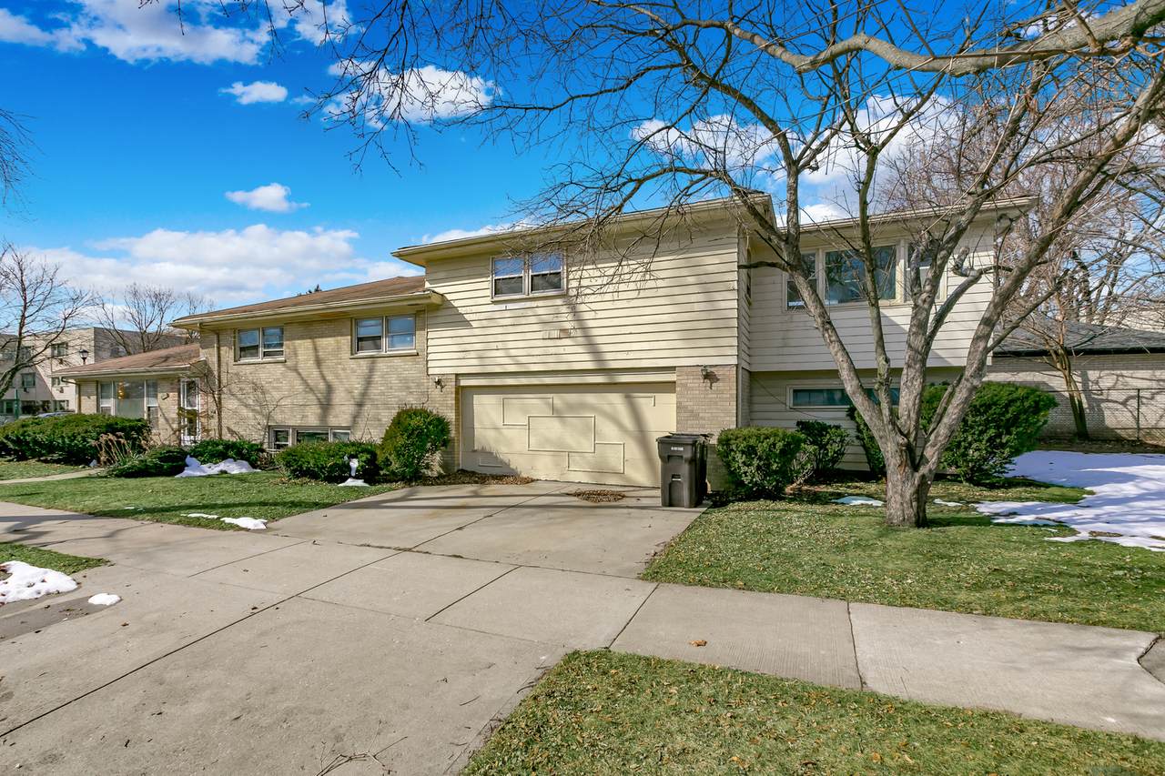 9100 Kenton Avenue - Photo 1