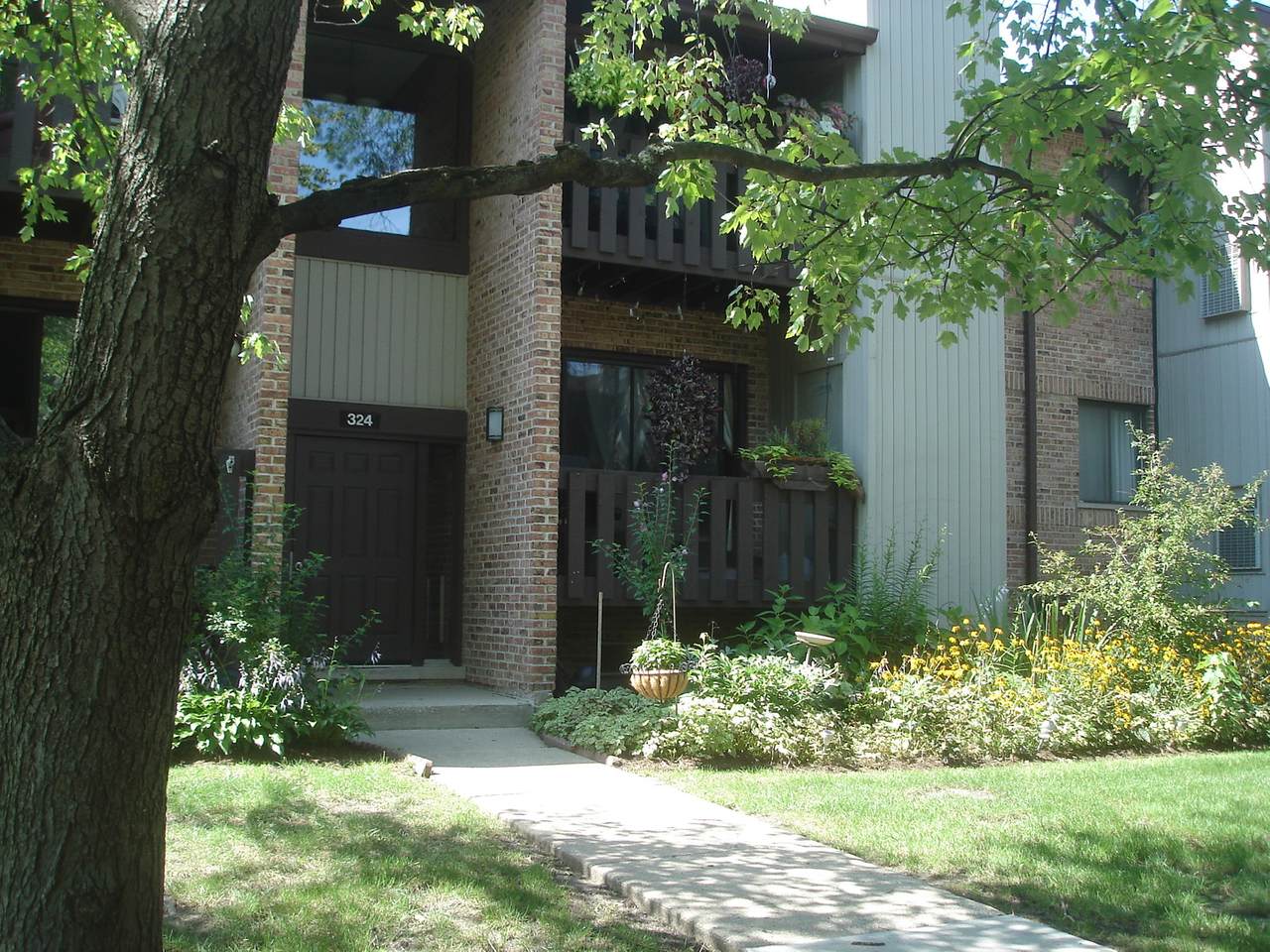 328 Sheridan Drive - Photo 1