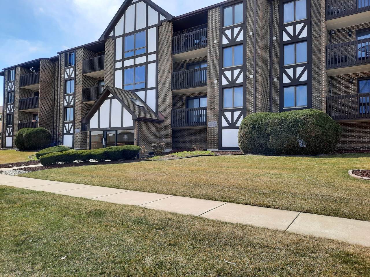 10320 Central Avenue - Photo 1