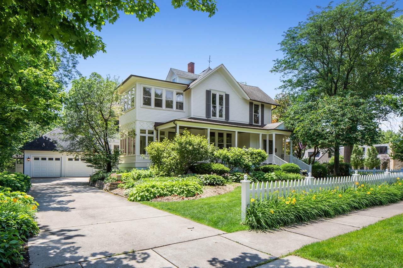 104 4th Street - Photo 1