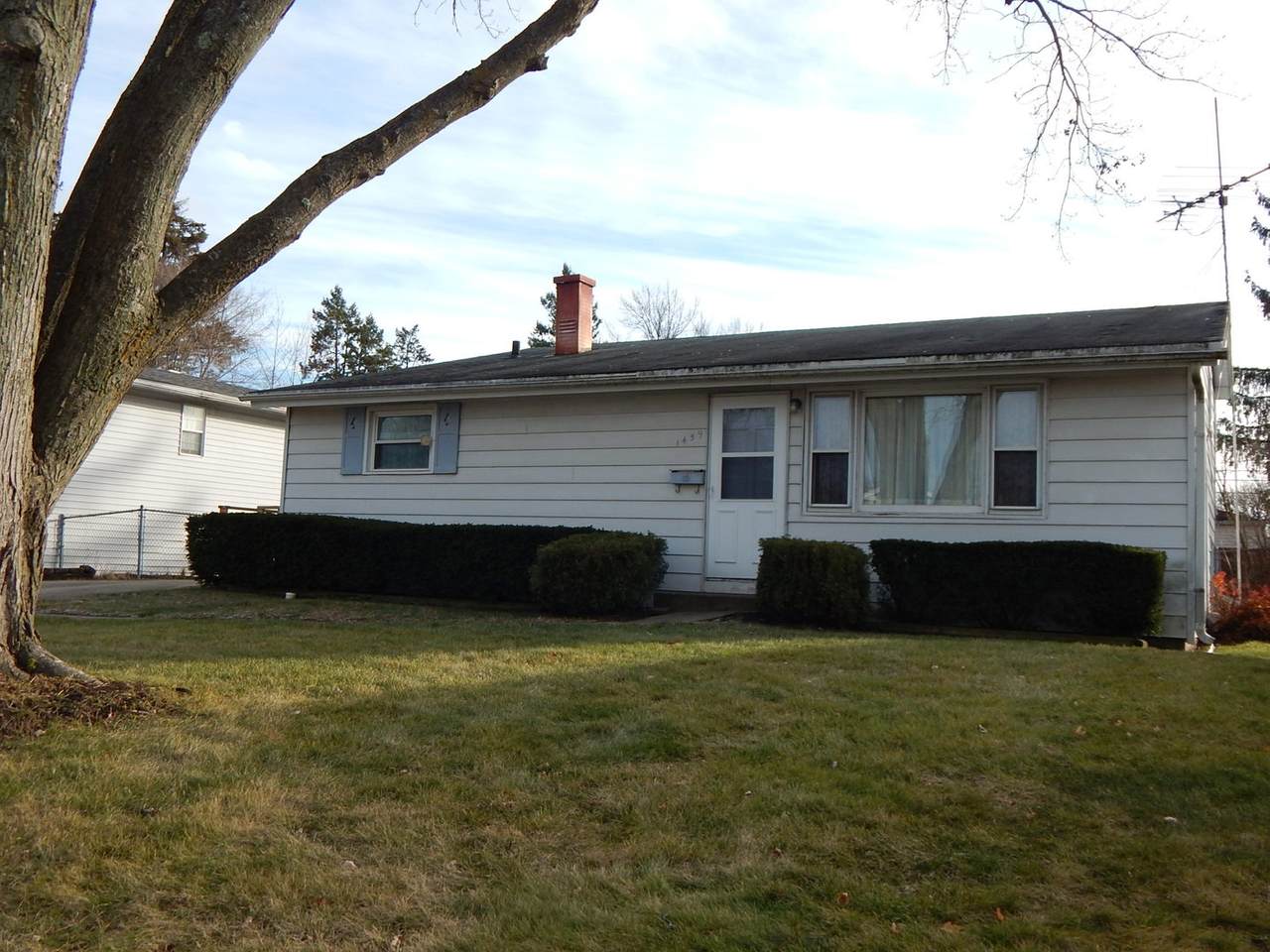 1459 Kings Road - Photo 1