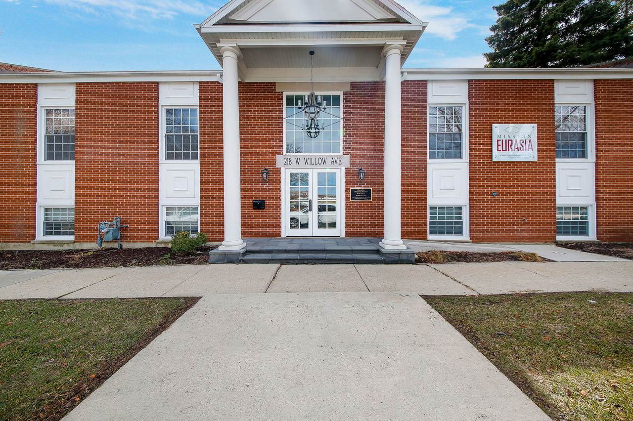 218 Willow Avenue - Photo 1
