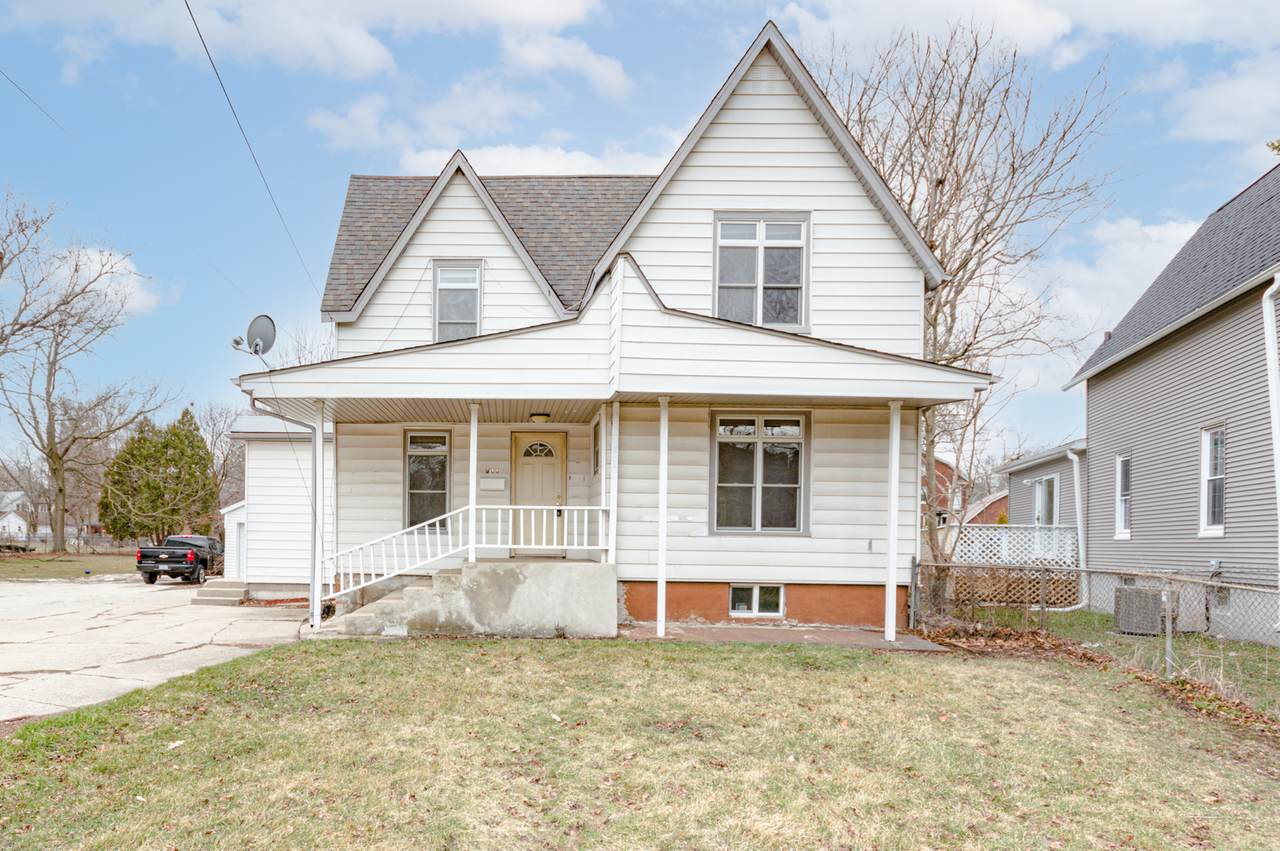 711 4th Street - Photo 1