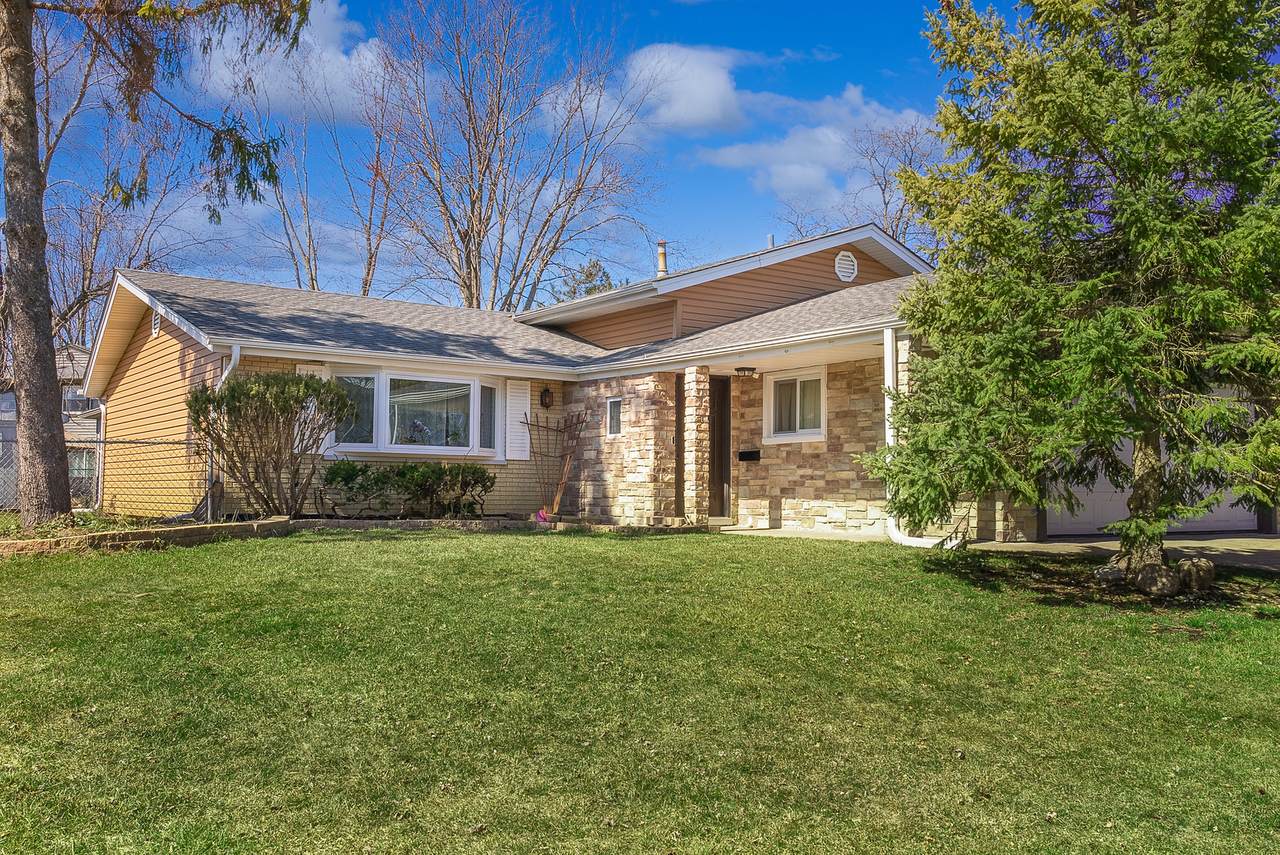 620 Clover Lane - Photo 1