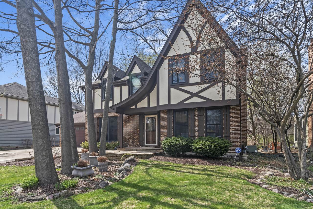 829 Lyndhurst Court - Photo 1