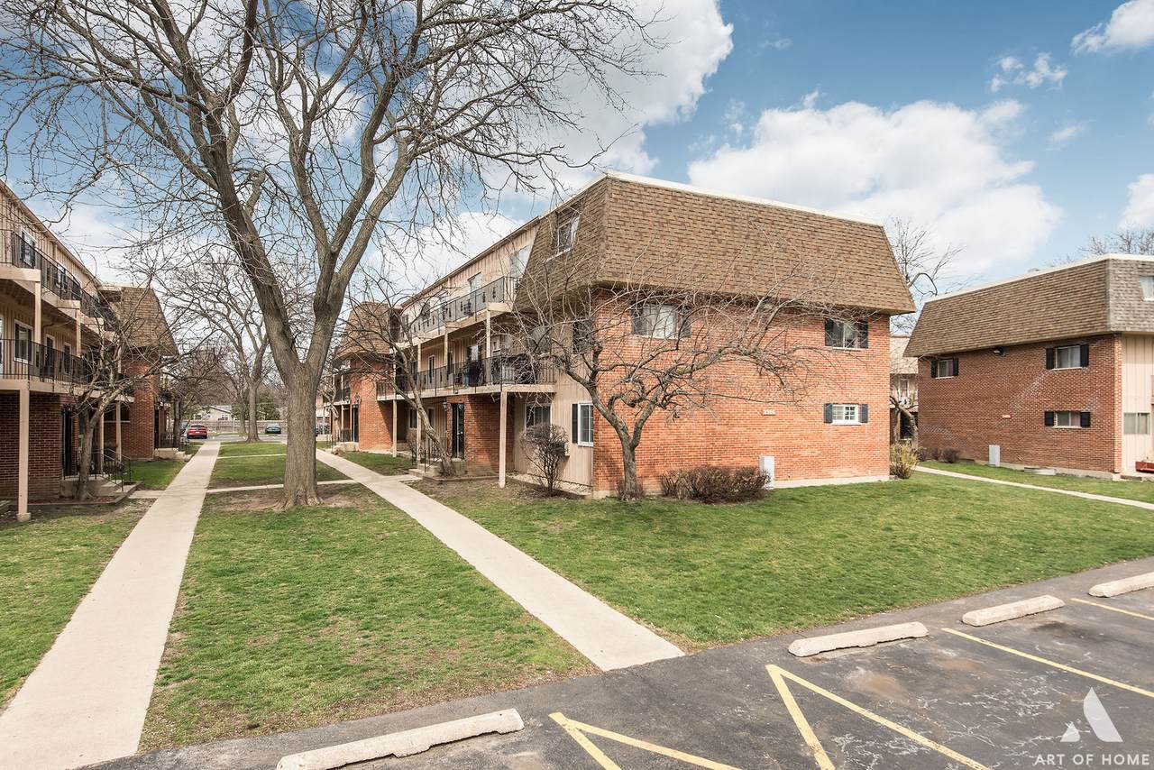 2506 Algonquin Road - Photo 1