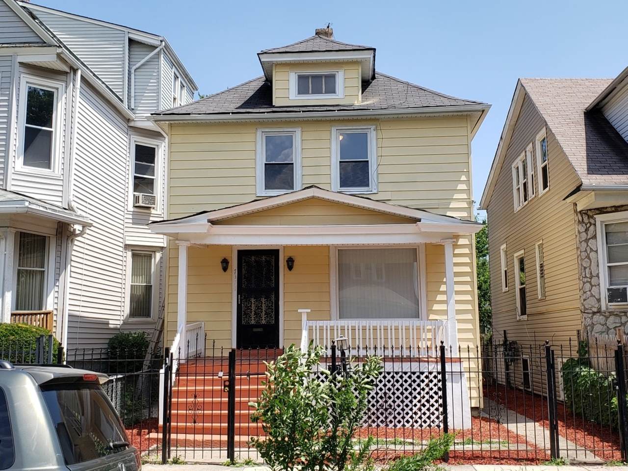 737 Lockwood Avenue - Photo 1