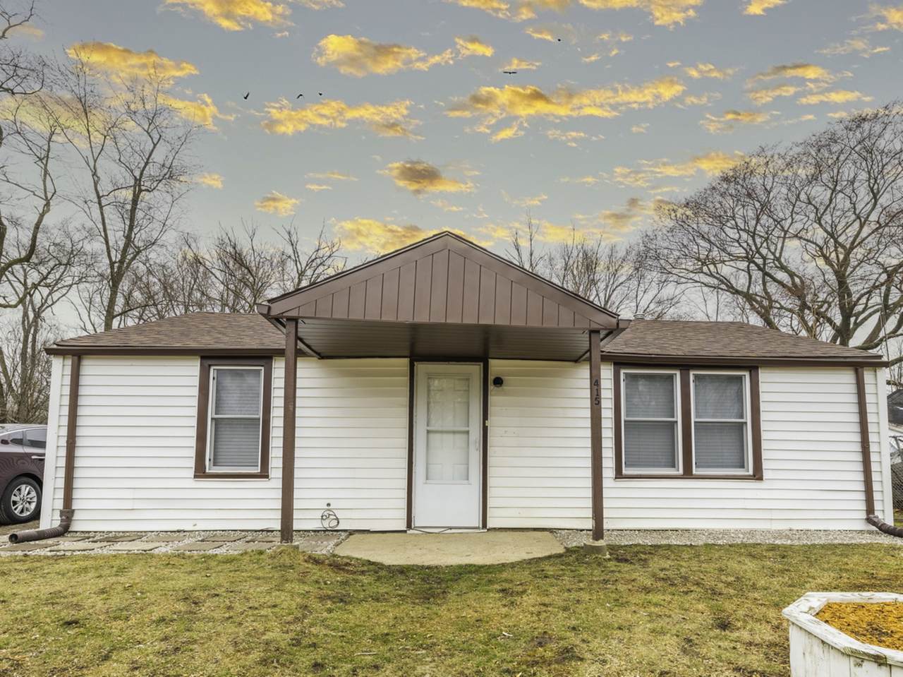 415 Nobes Avenue - Photo 1