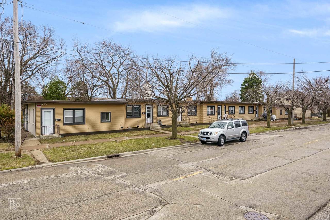 927 Broadway Avenue - Photo 1