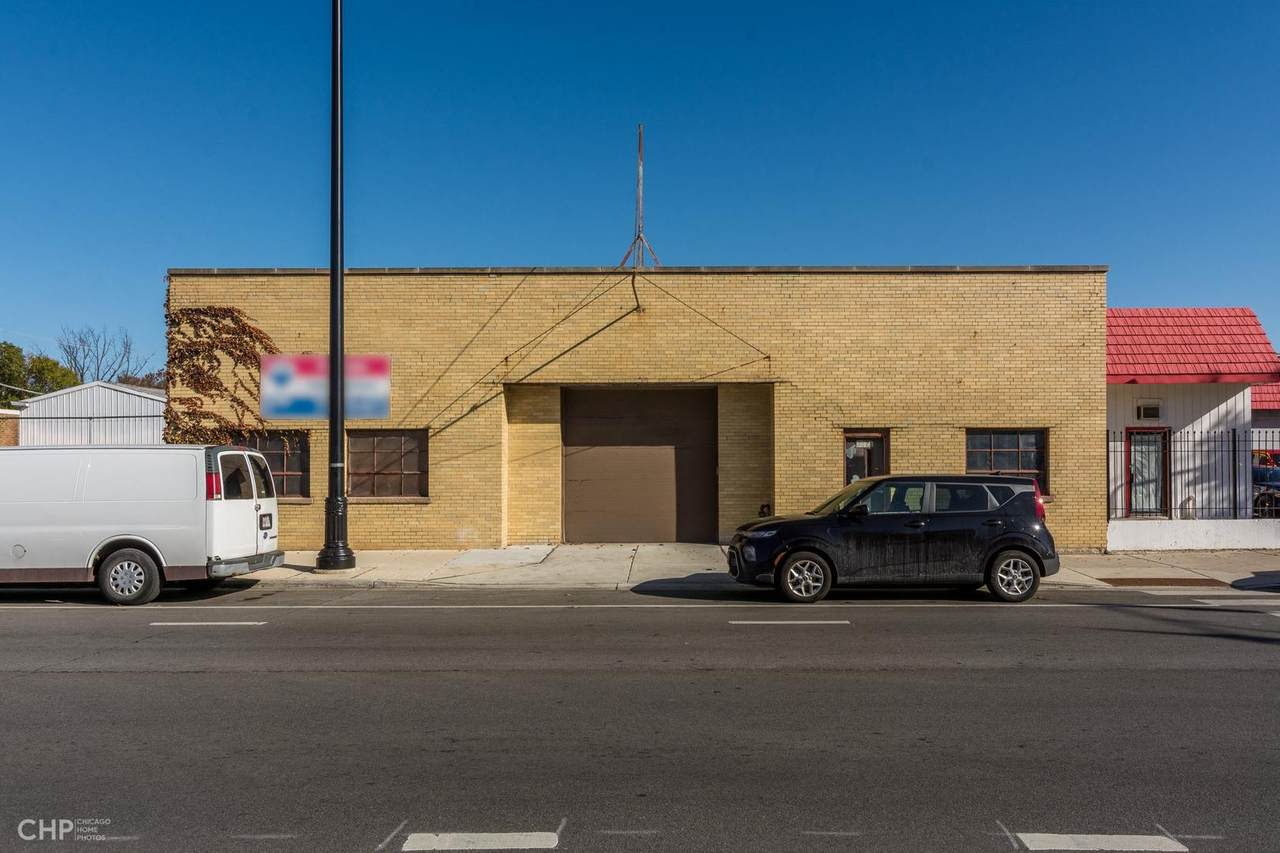 3527 Milwaukee Avenue - Photo 1