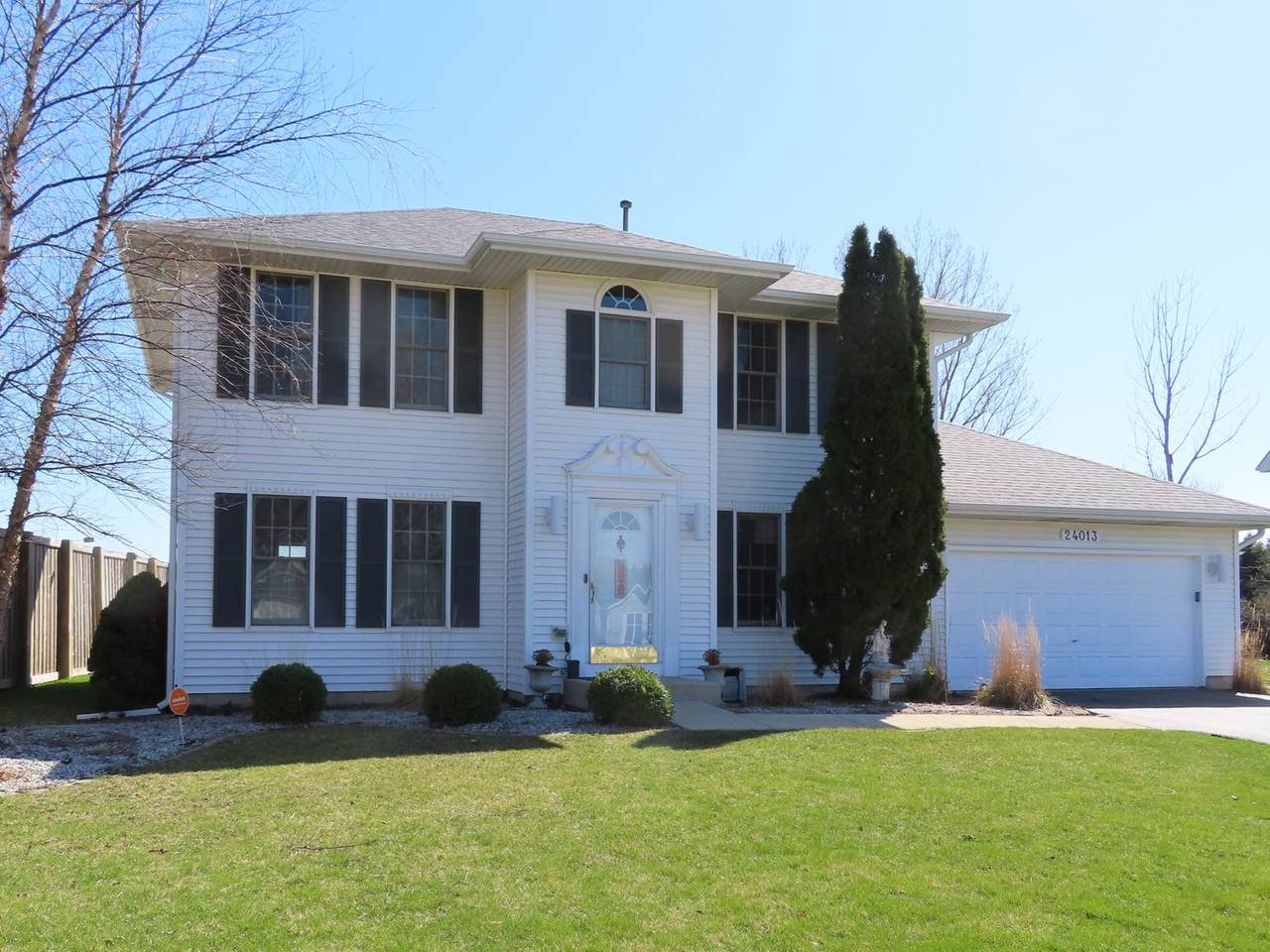 24013 Heather Court - Photo 1