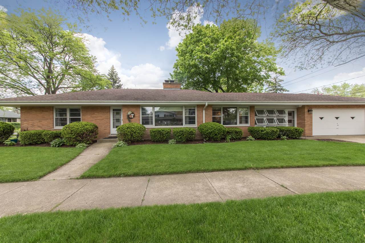 901 Goodwin Drive - Photo 1