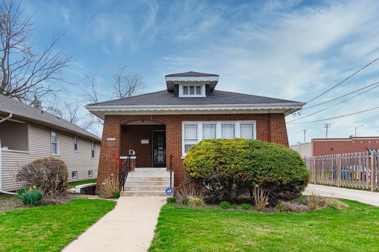 14720 Perry Avenue - Photo 1