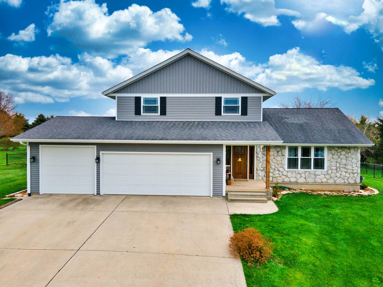 5305 Karen Street - Photo 1