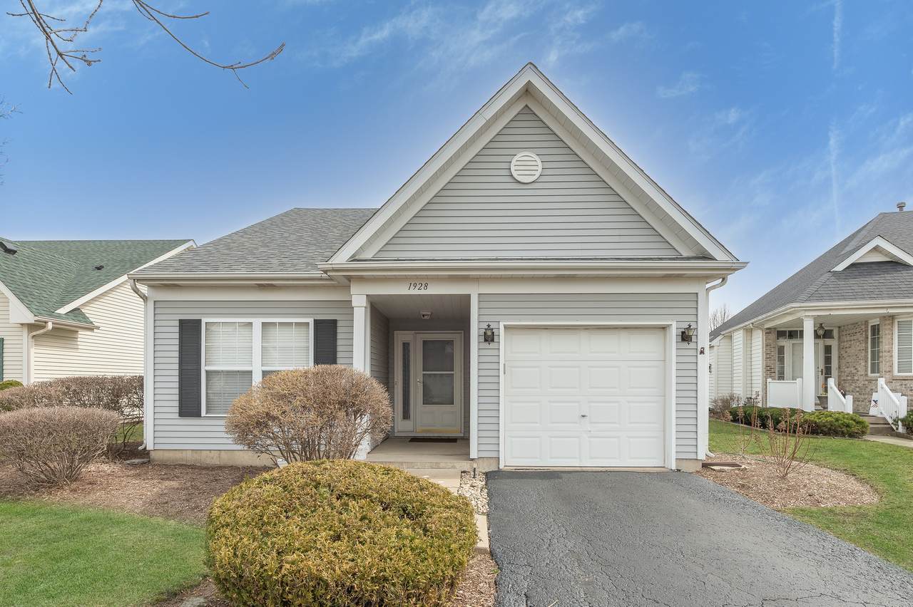 1928 Lakeside Drive - Photo 1