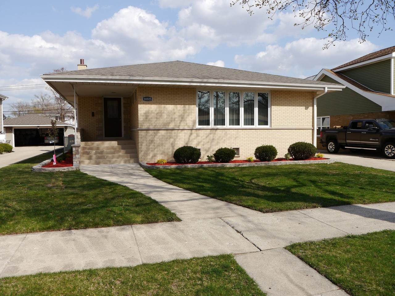 10325 Lawler Avenue - Photo 1