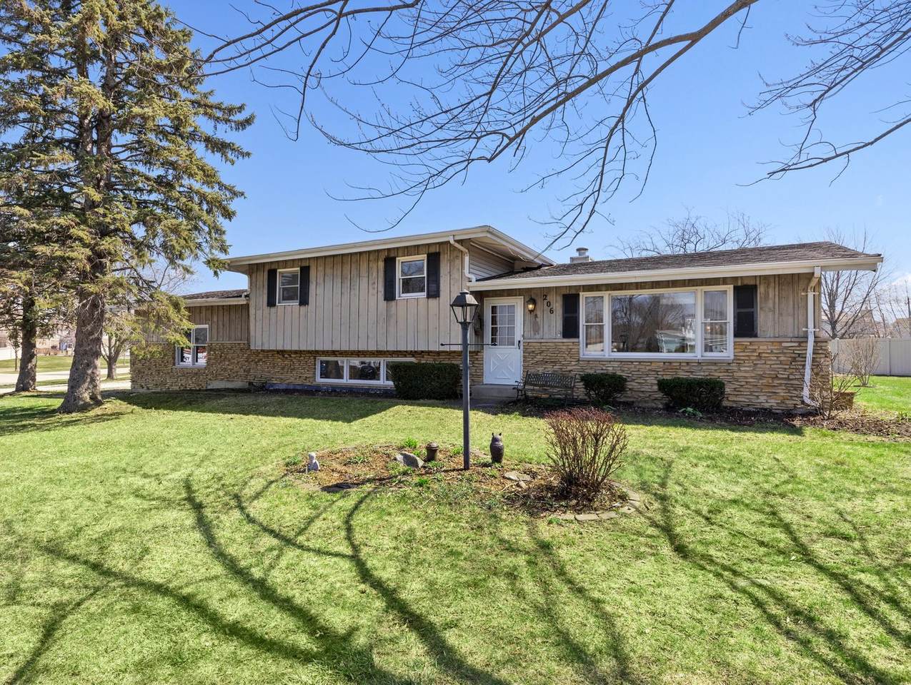 206 William Street - Photo 1
