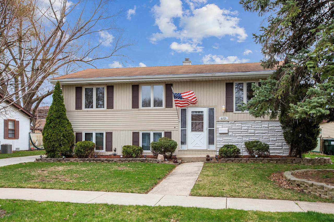 16721 Oconto Avenue - Photo 1