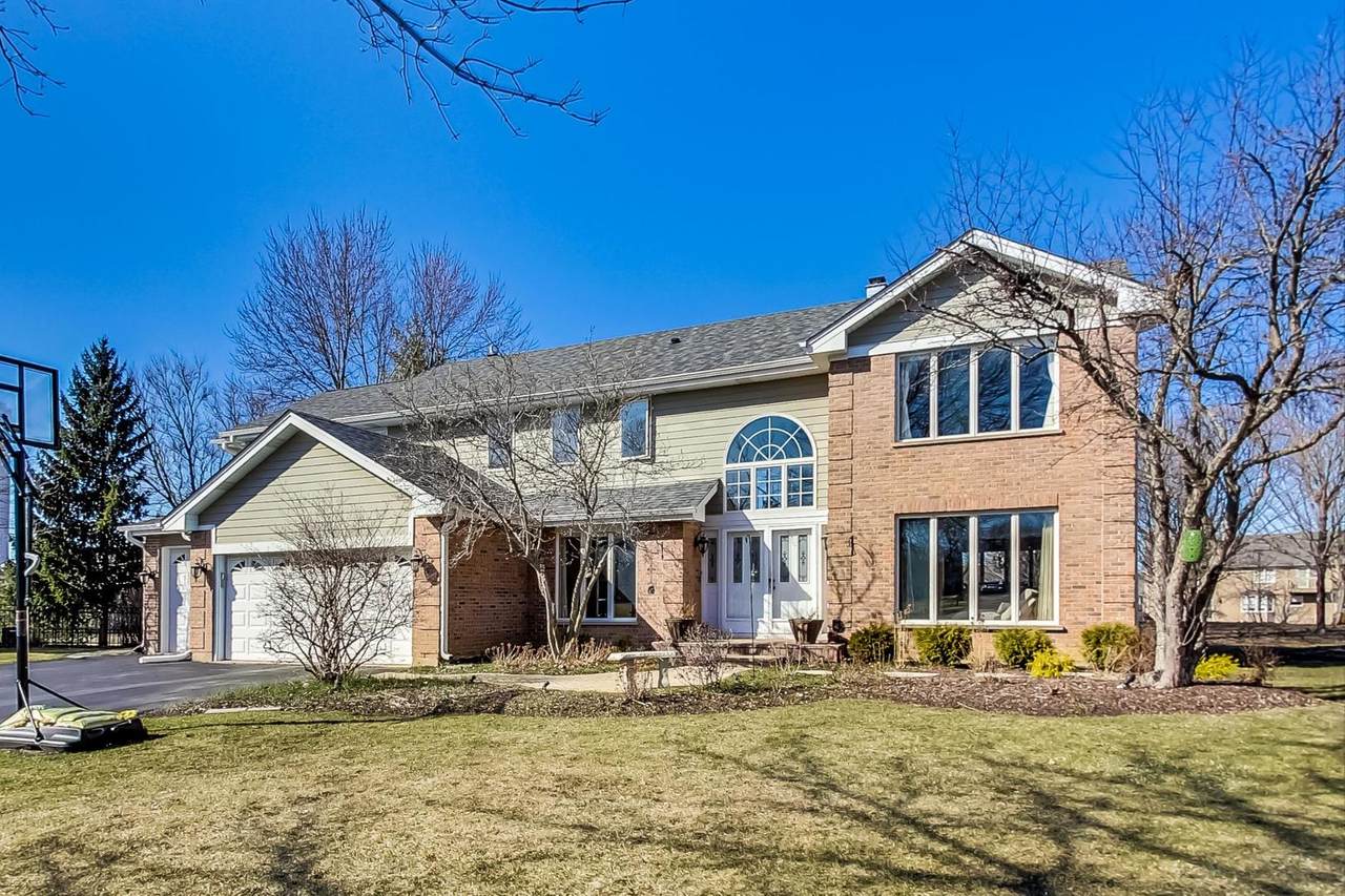 885 Boardwalk Court - Photo 1