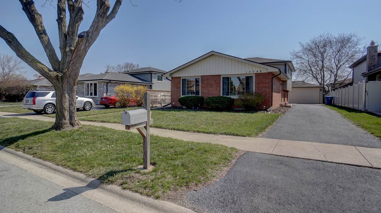 13049 Spencer Court - Photo 1