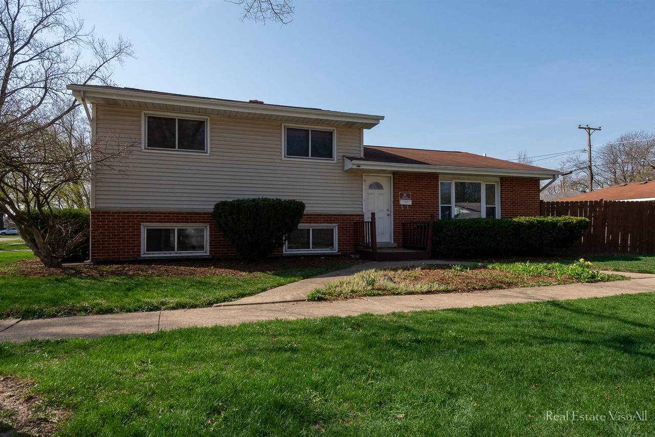 512 Iowa Avenue - Photo 1