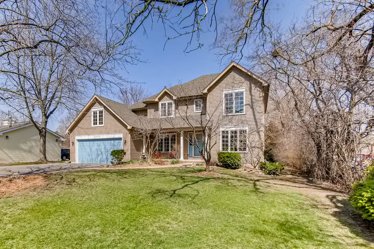 22W260 Hackberry Drive - Photo 1