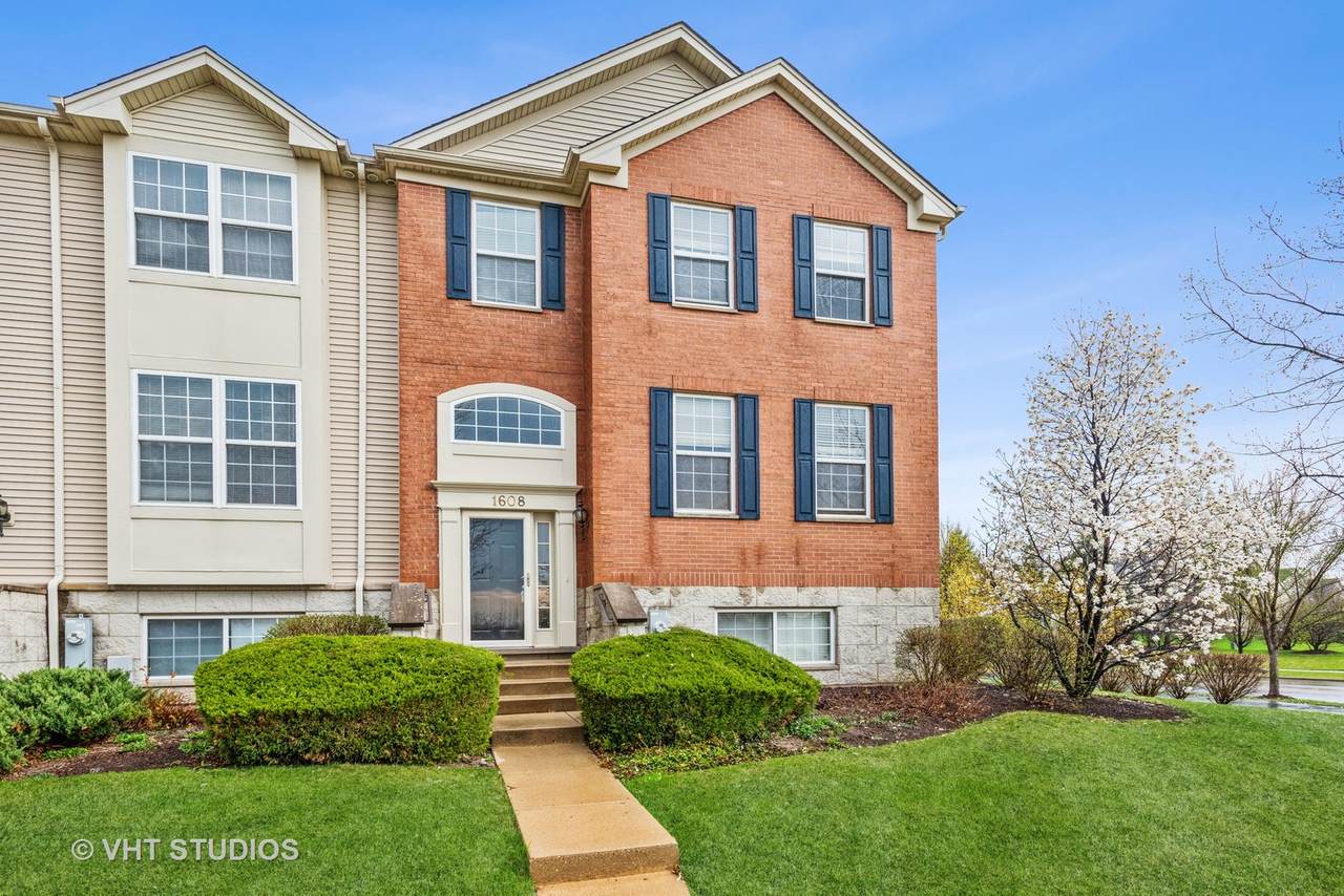 1608 Thornbury Road - Photo 1