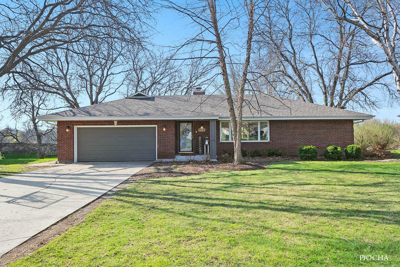 304 Orchard Avenue - Photo 1