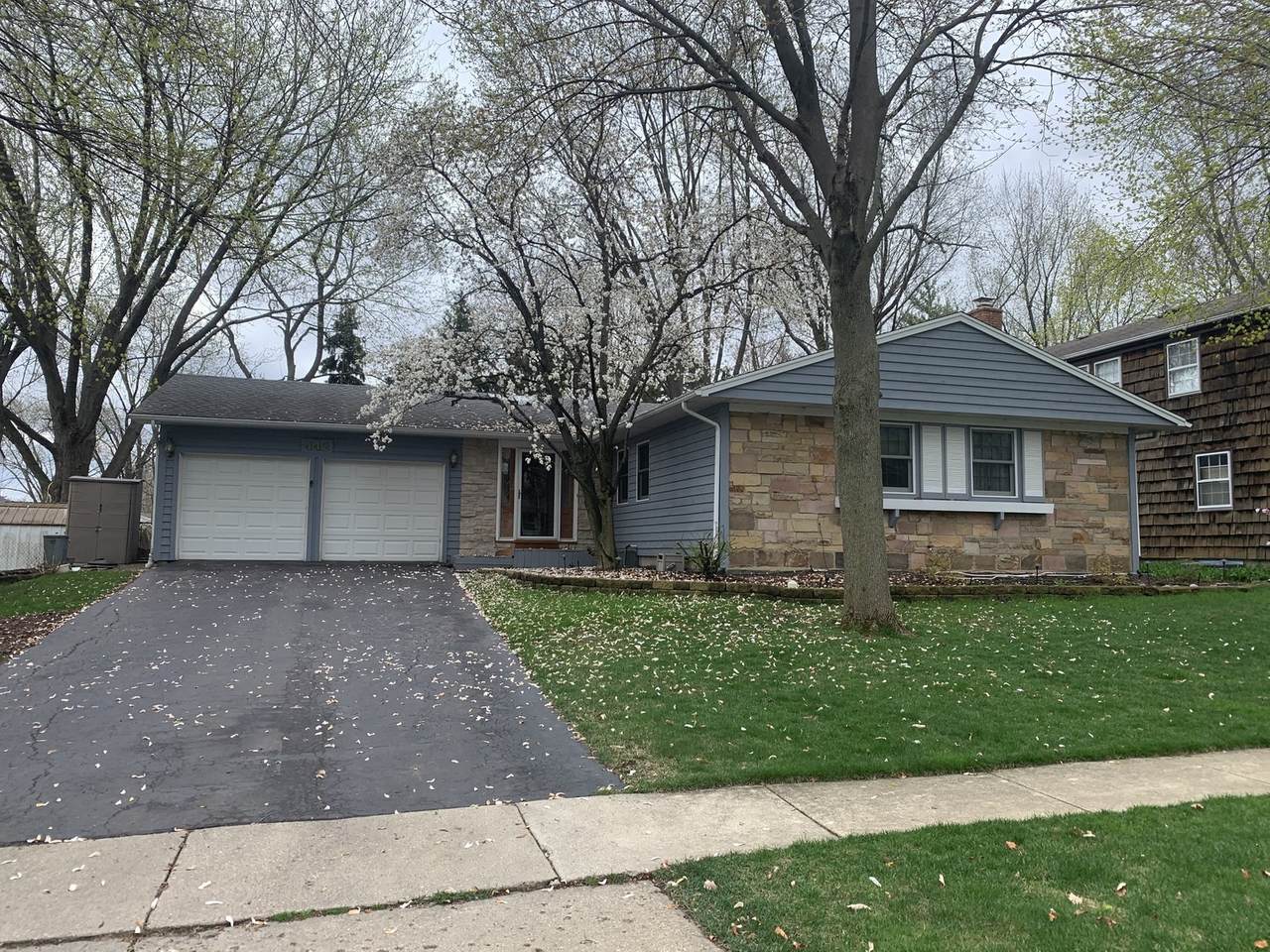 442 Regent Drive - Photo 1