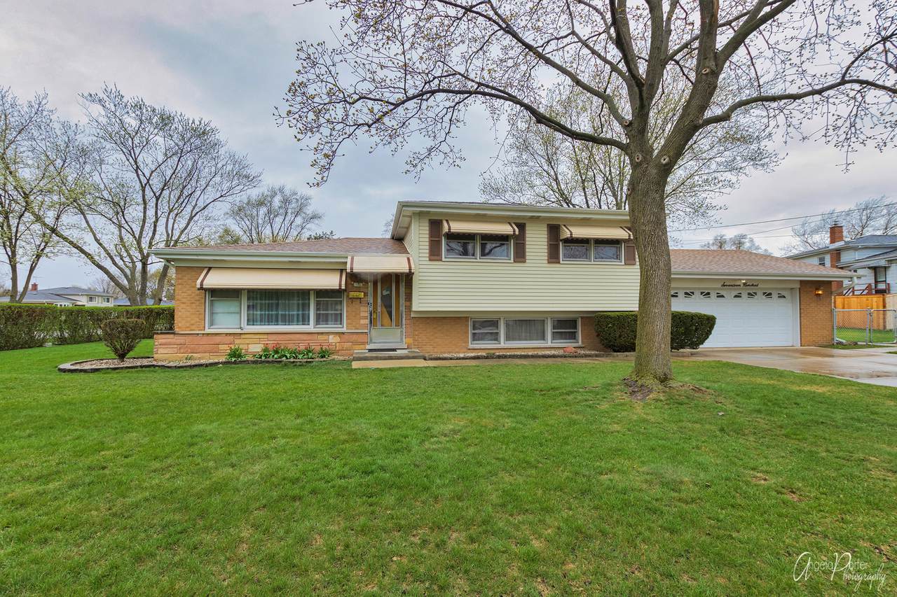 1700 Martha Lane - Photo 1