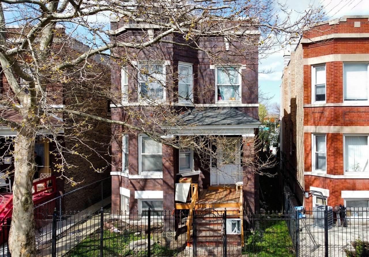 2318 Hamlin Avenue - Photo 1