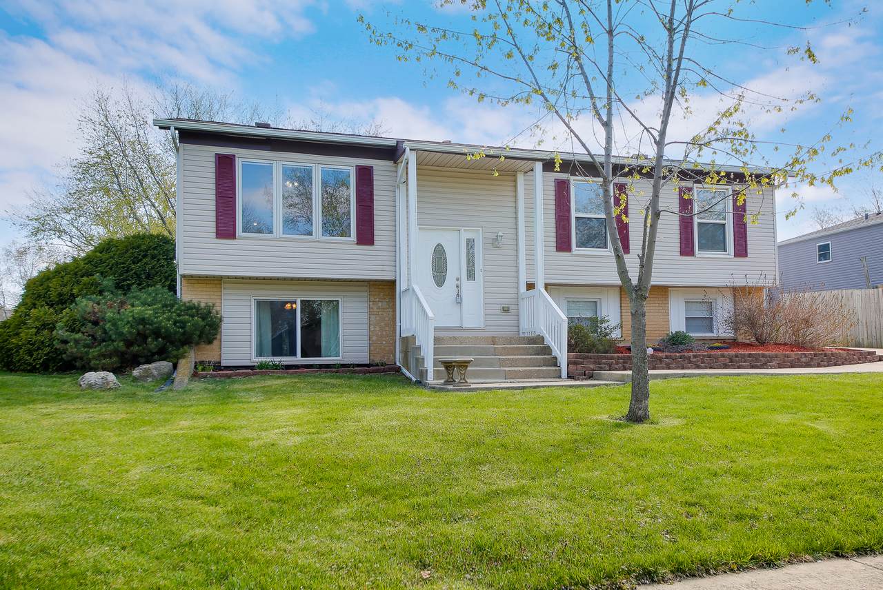 348 Sherwood Court - Photo 1