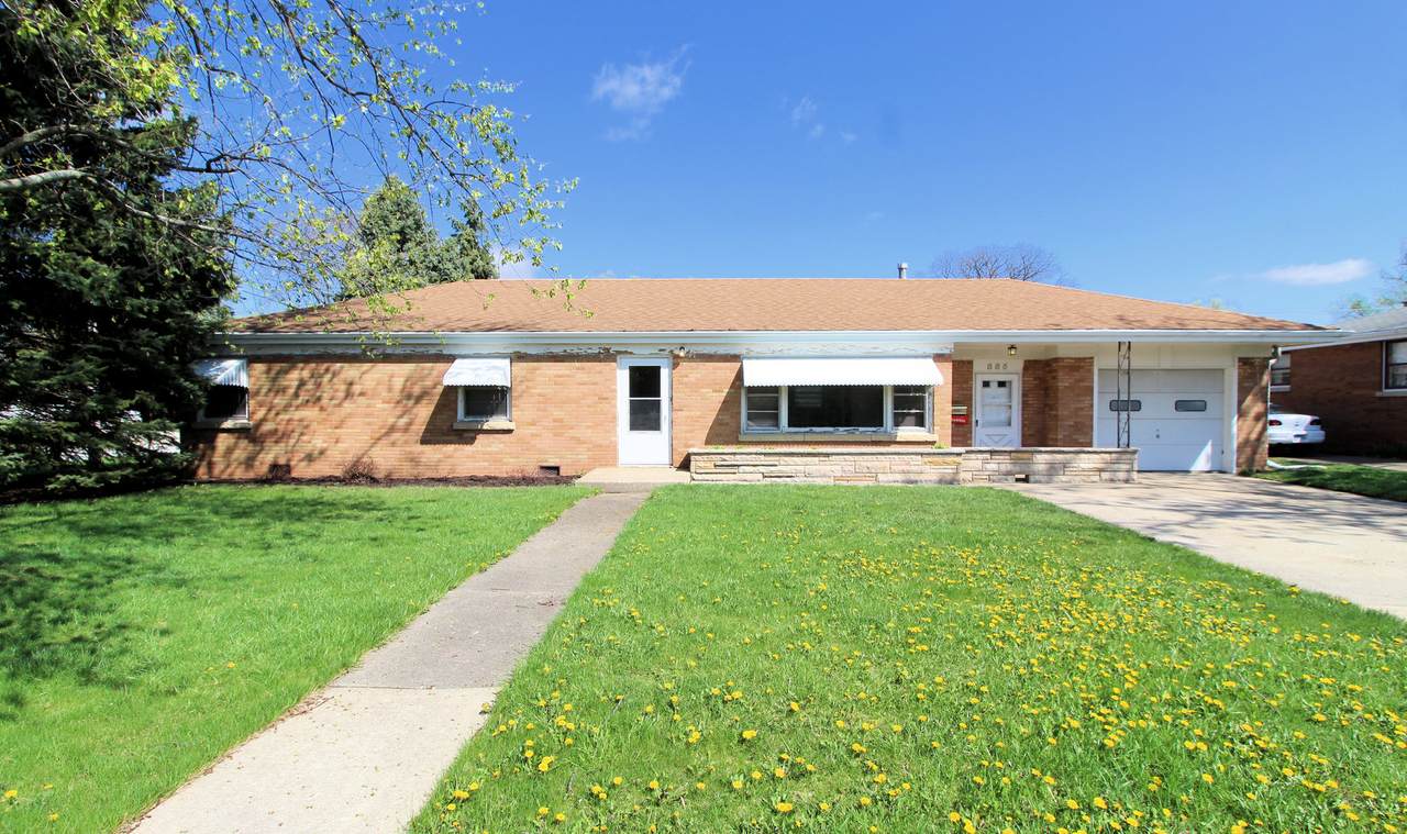 885 Brookmont Boulevard - Photo 1